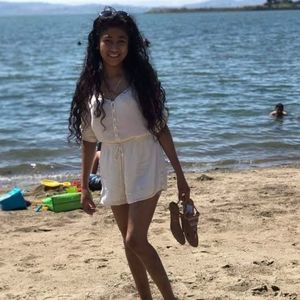 Meet your Posher, Axely